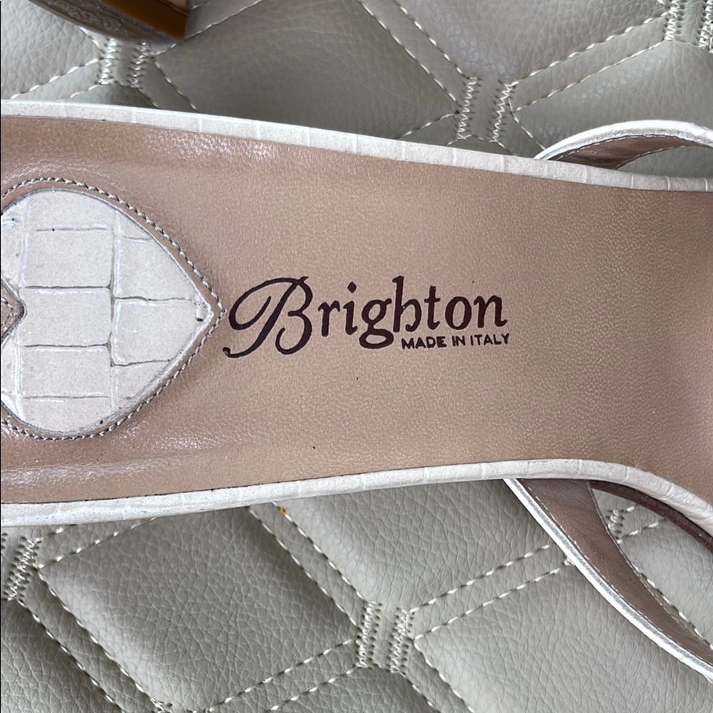 Women’s Sandals- Authentic Italian made Size 9-(Creamish/Off White) - Picture 3 of 4